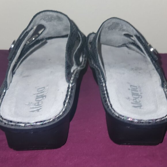 Algeria Slide Sandals - Picture 3 of 9